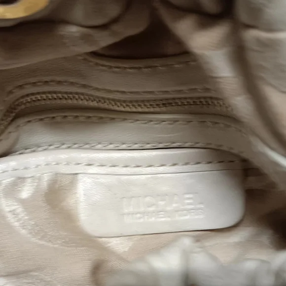 Vintage Michael Kors Beige Soft Leather Drawstring Hobo Bag - Picture 9 of 12